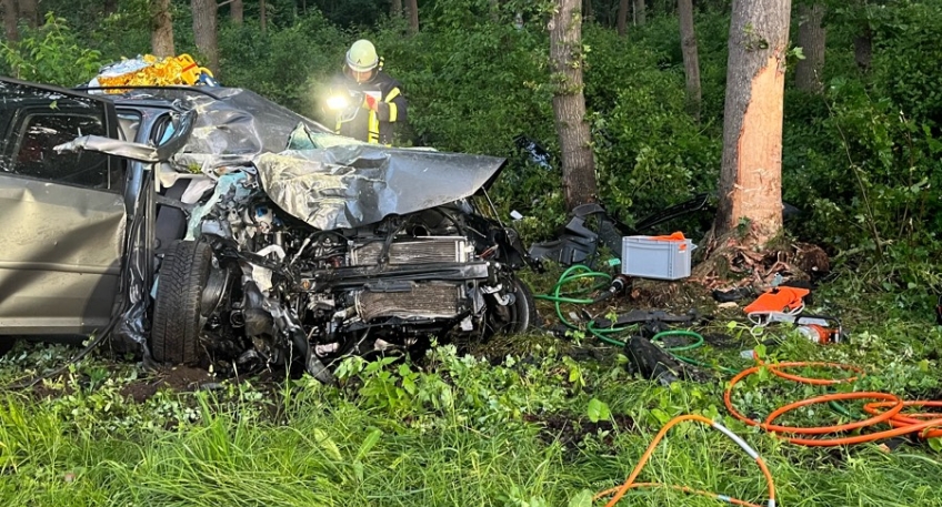 https://www.hallo-luebbecke.de/data/Bildarchiv/2026/202606_Juni/20260614_hallo_minden_polizei_Verkehrsunfall_.jpg