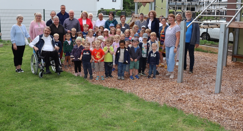https://www.hallo-luebbecke.de/data/Bildarchiv/2026/202607_Juli/20260719_hallo_minden_merkur_01-spielplatz-fiestel-eroffnung-21.jpg
