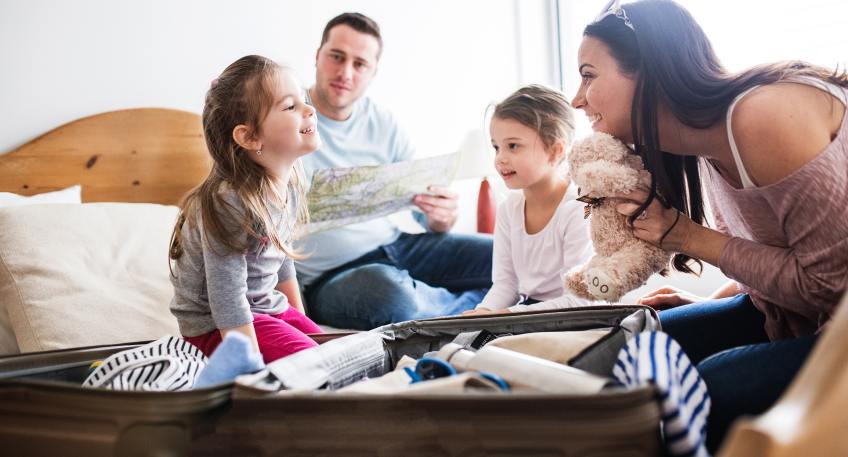 https://www.hallo-luebbecke.de/data/Bildarchiv/2026/202608_August/20260809_hallo_minden_aok_BU1_Verreisen_mit_Kindern_2026.jpg