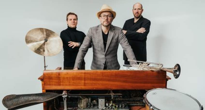 https://www.hallo-luebbecke.de/data/Bildarchiv/2026/202609_September/20260917_hallo_minden_jazz_club_benedict_hesse_trio_Richard_Guerramedina.jpg