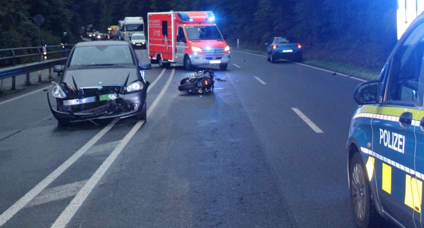 https://www.hallo-luebbecke.de/data/Bildarchiv/2026/202609_September/20260926_hallo_minden_polizei_unfall_b239.jpg