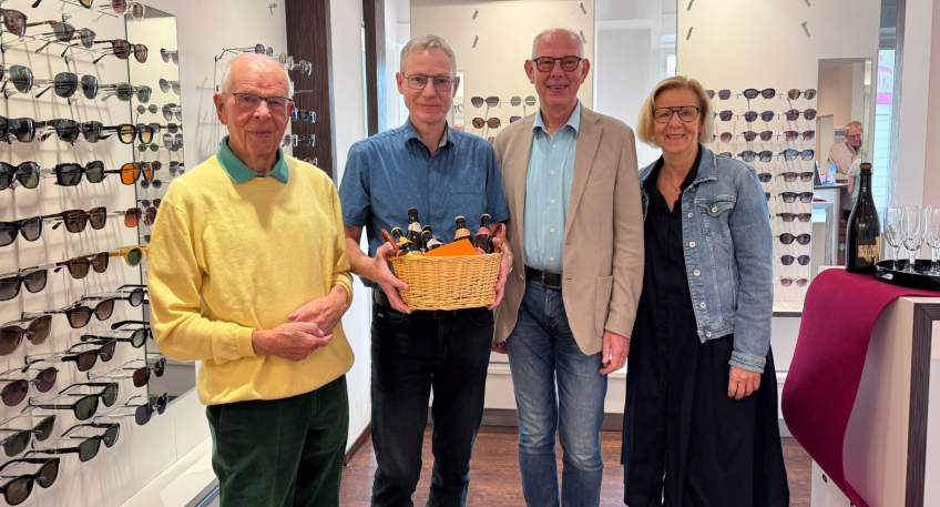 https://www.hallo-luebbecke.de/data/Bildarchiv/2026/202609_September/20260926_hallo_minden_weymann_jubilaum_schurmann.jpg