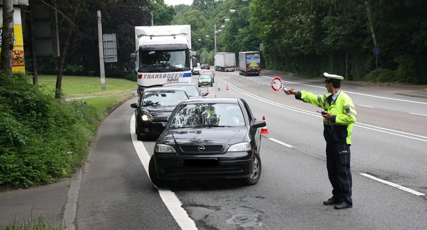 Bei einer l&auml;nder&uuml;bergreifenden Verkehrssicherheitsaktion unter dem Motto "sicher.mobil.leben. - Fahrt&uuml;chtigkeit im Blick" hat die Polizei im M&uuml;hlenkreis am Donnerstag bis zum Abend zahlreiche Verkehrsteilnehmer &uuml;berpr&uuml;ft. 