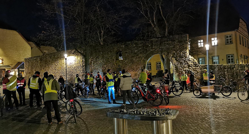 Die Initiative pro Fahrrad Lübbecke lädt ein zum Rudelradeln (Critical Mass). Jeden letzten Freitag im Monat treffen sich die Teilnehmer.  Für 2022 sind noch folgende Termine geplant