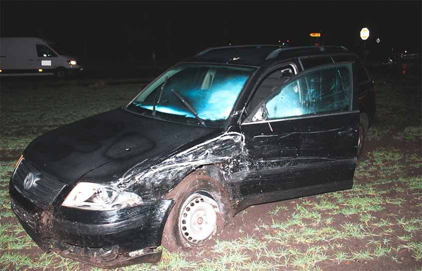 Ein 60-j&auml;hriger Petersh&auml;ger kollidierte er mit einem entgegenkommenden 26-j&auml;hrigen Espelkamper, der mit seinem Volkswagen in Richtung Petershagen fuhr.