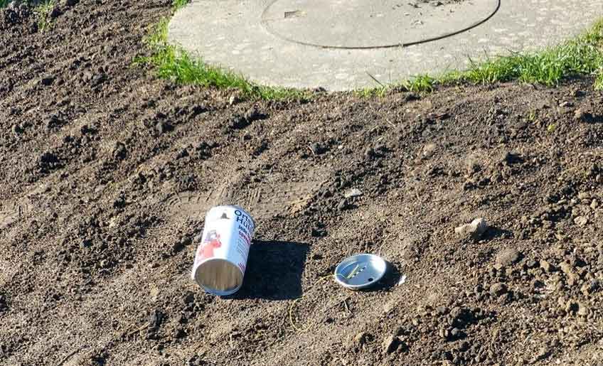 Den bisherigen Erkenntnissen der Polizei zufolge &ouml;ffneten die Kriminellen gewaltsam ein Fenster und stiegen so in die R&auml;umlichkeiten ein.