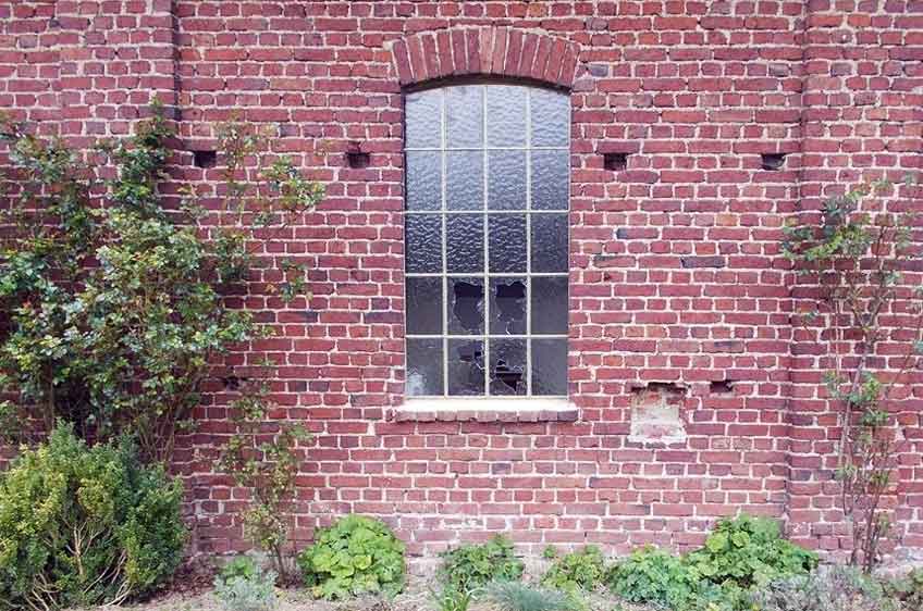 Hinweise auf einen versuchten Einbruch in das h&auml;ufig f&uuml;r Musikevents und private Feierlichkeiten genutzte ehemalige Fabrikgeb&auml;ude am Wiehen fanden sich nicht.