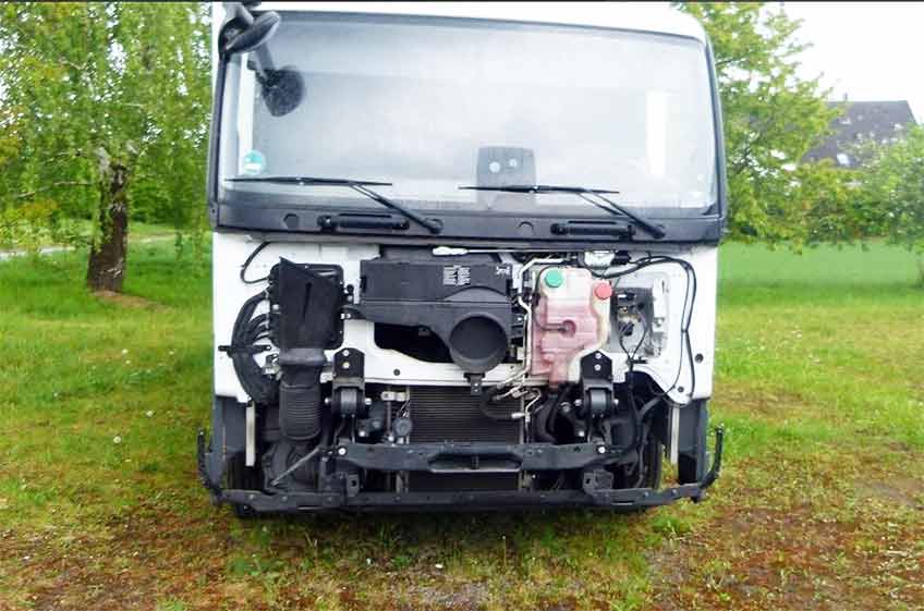 Der Filialleiter bemerkte am Montagmorgen den Diebstahl und verst&auml;ndigte die Polizei. Wann sich in dieser Zeit der Diebstahl ereignete, ist derzeit unklar.