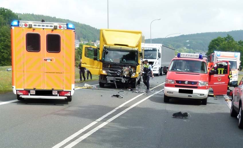 Mit einem Notarztes brachte man den 79-J&auml;hrigen ins Krankenhaus nach L&uuml;bbecke. Dort erlag er seinen Verletzungen.