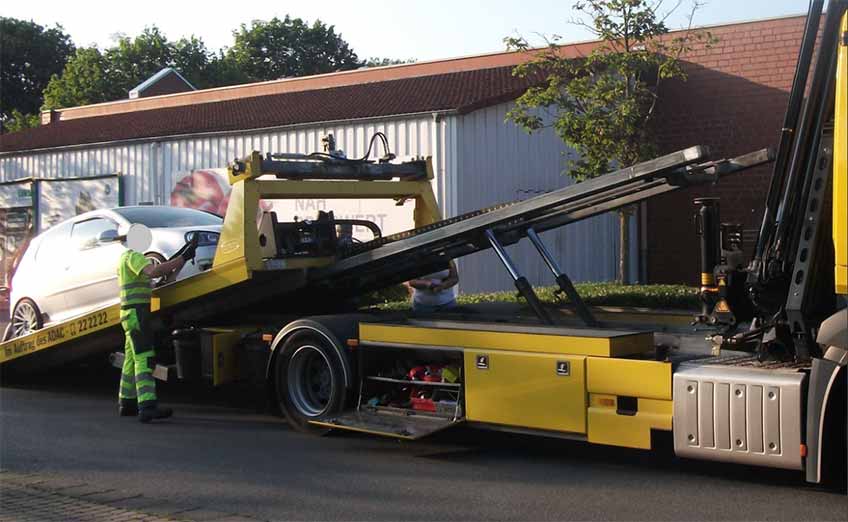 Den 31-j&auml;hrigen H&uuml;llhorster erwartet ein Bu&szlig;geldverfahren f&uuml;r die Umbauten an dem Wagen sowie die Kosten f&uuml;r eine Gutachtenerstellung.