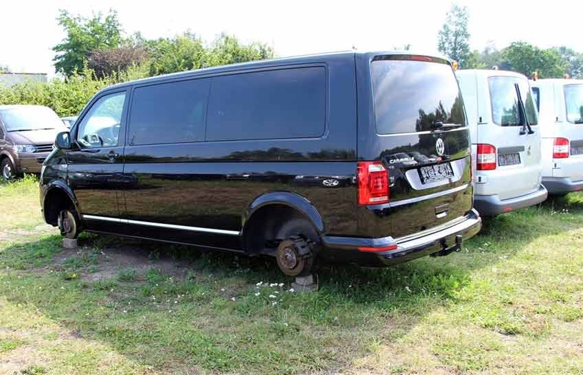 Zu den Diebst&auml;hlen und den Sachbesch&auml;digungen kam es auf dem Stellplatz hinter der Autoilackiererei an der Vlothoer Stra&szlig;e.