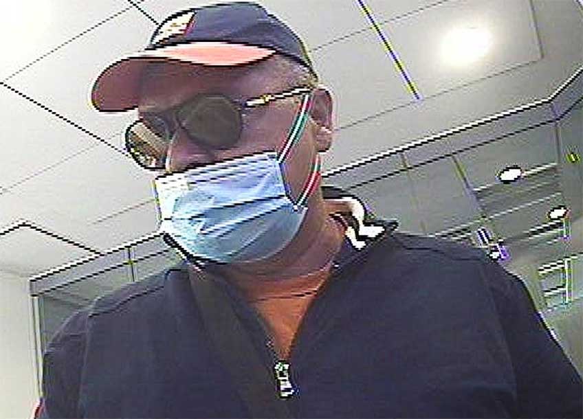 Mit der gestohlenen EC-Karte hob einer der beteiligten vier M&auml;nner in der Volksbank-Filiale in Porta Westfalica OT Lerbeck Bargeld ab.