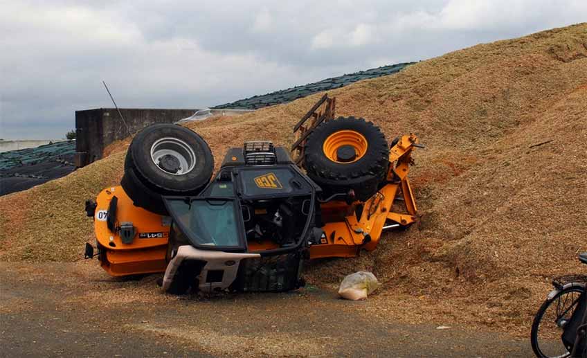 Mit schweren, aber offenbar nicht lebensgef&auml;hrlichen Verletzungen kam der Mann ins Krankenhaus nach L&uuml;bbecke.