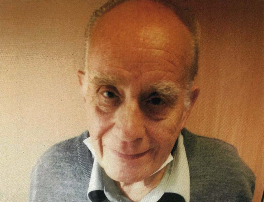 Der Vermisste ist zirka 1,75 Meter gro&szlig;, schlank, hat kurze graue Haare mit einer Halbglatze und sehr buschige Augenbrauen.