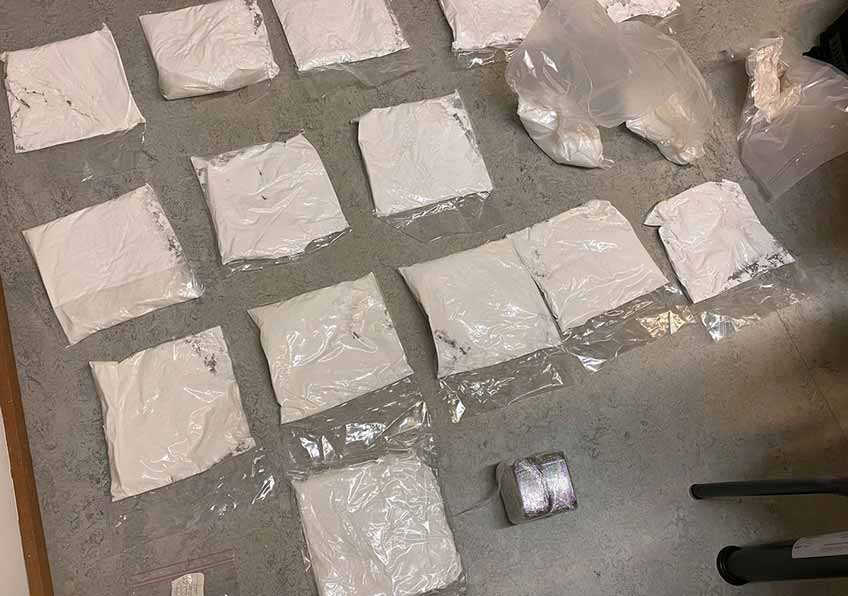 Die bei einer Verkehrskontrolle sichergestellten Drogen waren in mehreren Plastikt&uuml;ten verpackt.