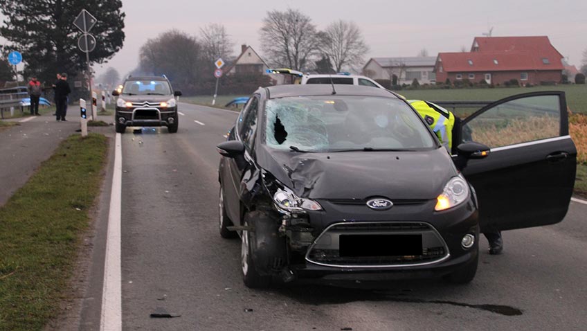 Trotz sofort eingeleiteter Reanimationsma&szlig;nahmen durch eine Minuten sp&auml;ter eintreffende Streifenwagenbesatzung verstarb 60- bis 70-J&auml;hrigen noch an der Unfallstelle.