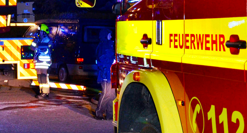  Bereits am Freitagabend gegen 21 Uhr bemerkte ein Anwohner den Brand einer DIXI-Toilette in der Kantstraße.